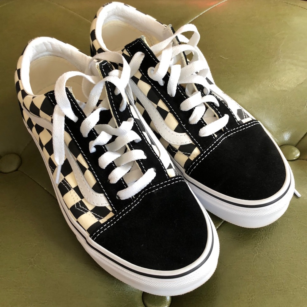 Checkerboard Vans Black/cream/white-lace-up. Men size 5/Women 6.5.